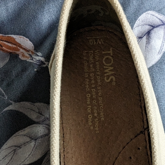 TOMS off white, 10 BNWT - Picture 4 of 5